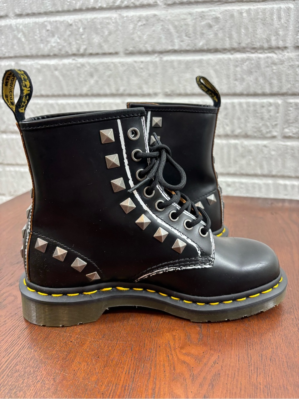 Dr. Martens 1460 Stud Lace-Up Boots Black Leather Punk Studded Womens 5 - Picture 3 of 11